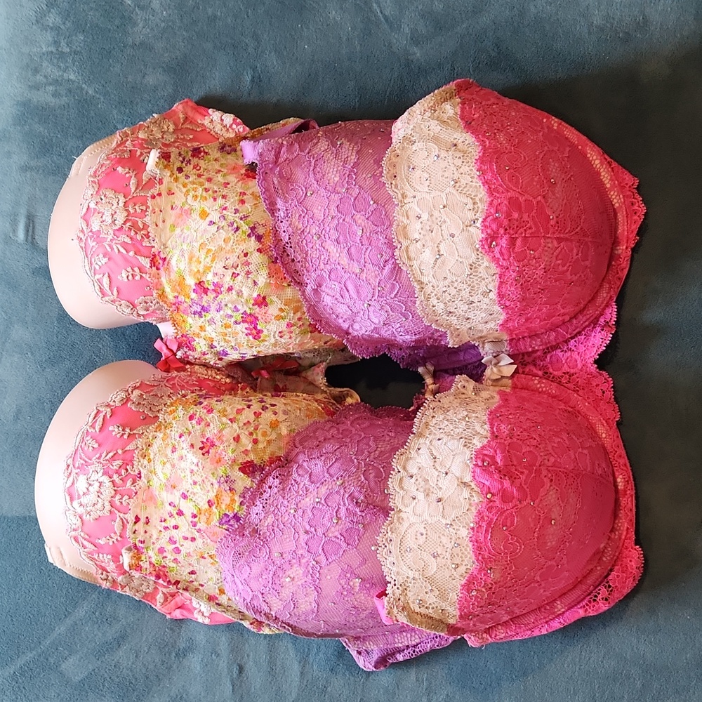 Victoria's Secret Set of 4 34DD Bras